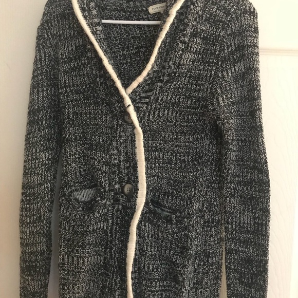 Sweaters - Picture 5 of 7